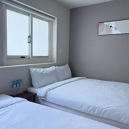 微趣 Wechill Hotel Тайнан Екстериор снимка