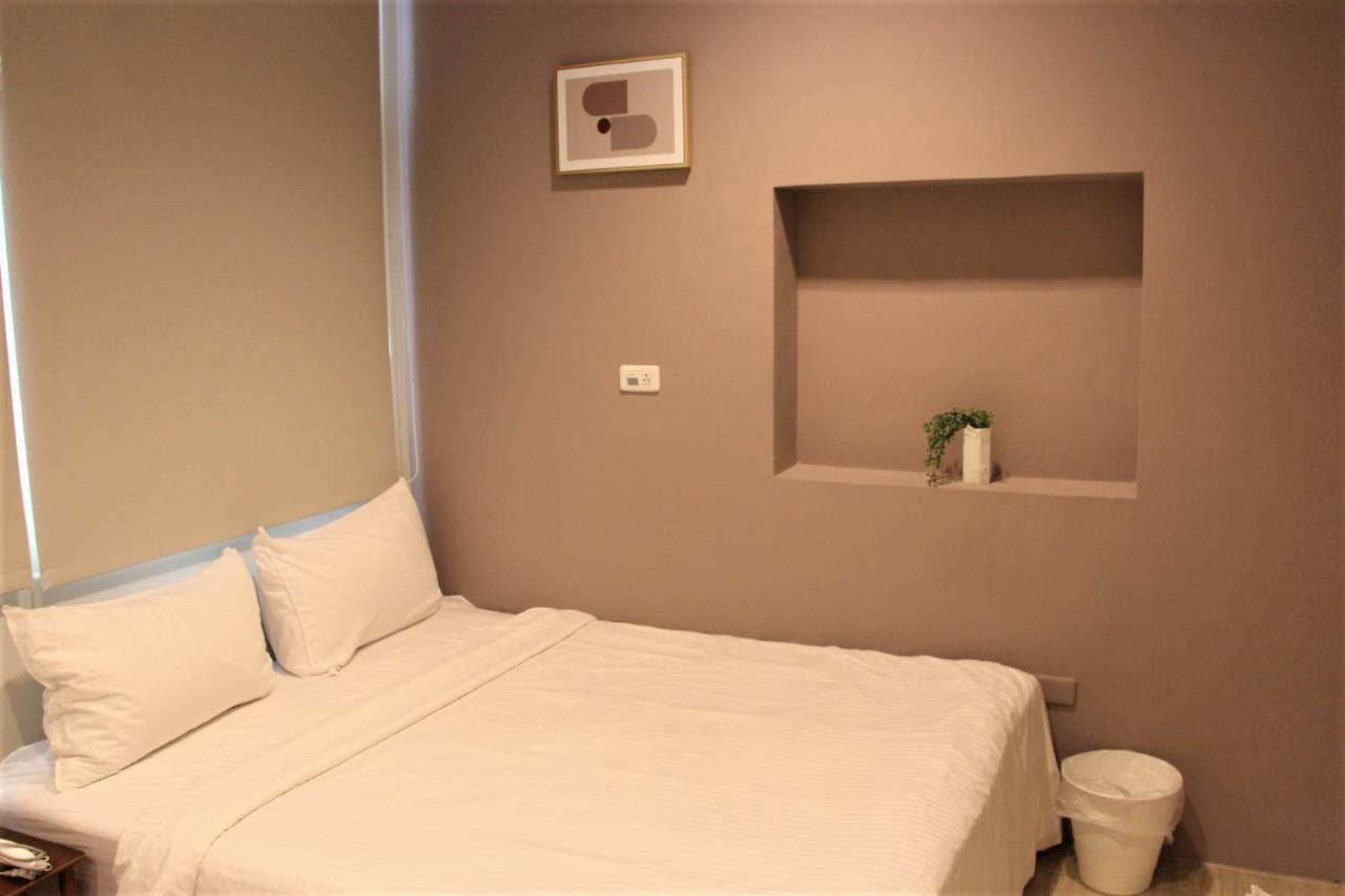 微趣 Wechill Hotel Тайнан Екстериор снимка