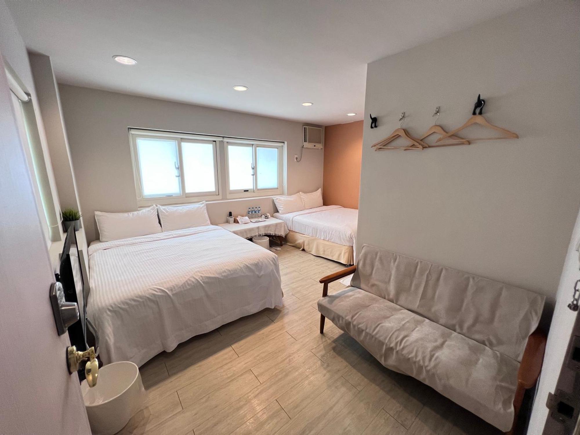 微趣 Wechill Hotel Тайнан Екстериор снимка