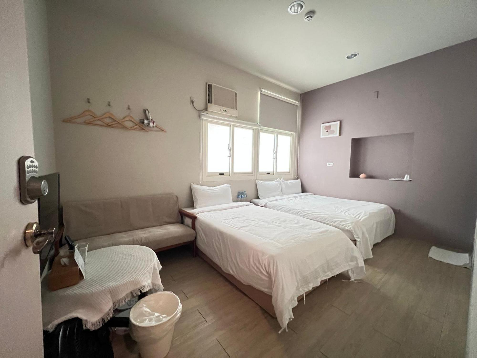 微趣 Wechill Hotel Тайнан Екстериор снимка
