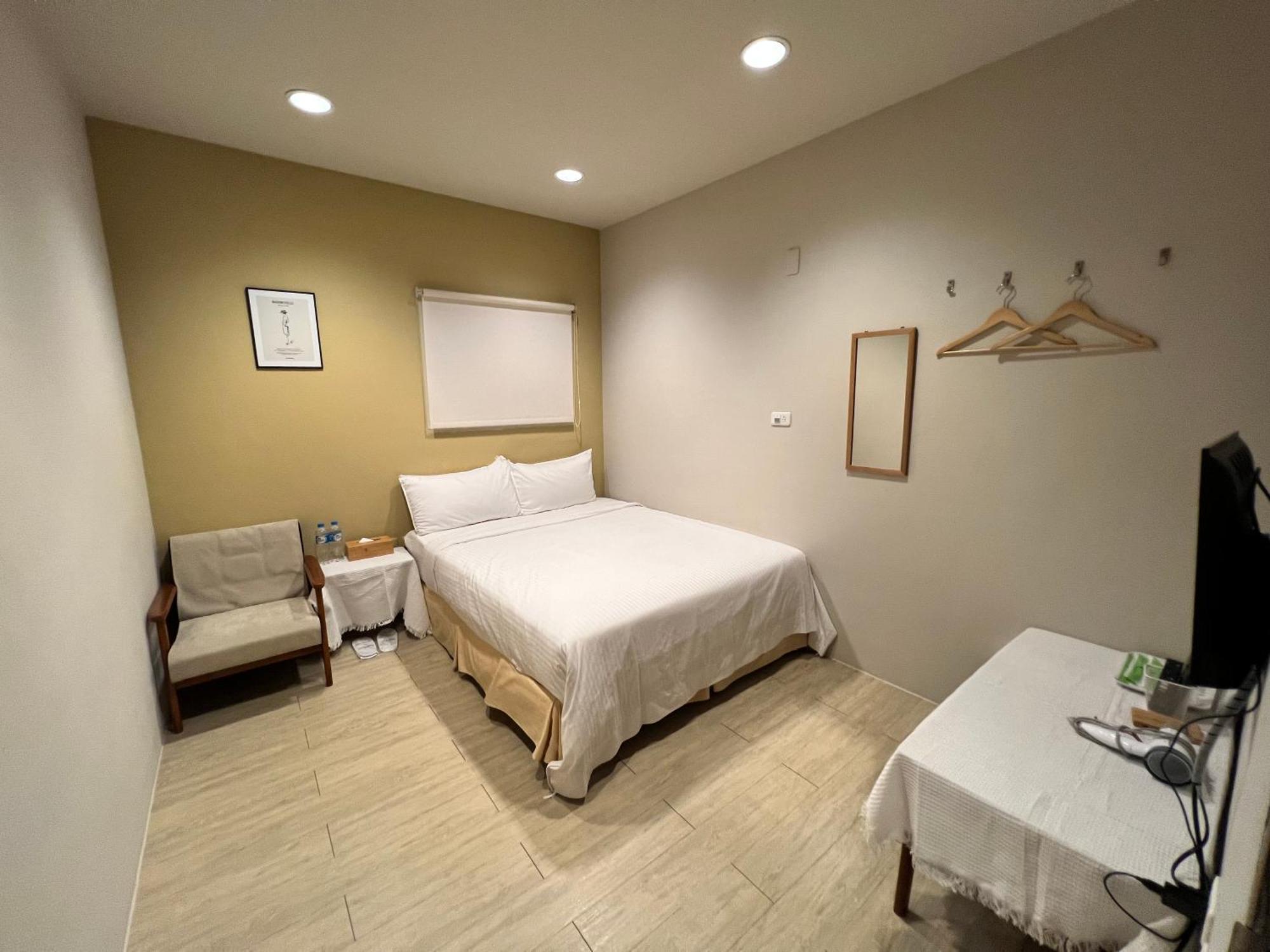 微趣 Wechill Hotel Тайнан Екстериор снимка