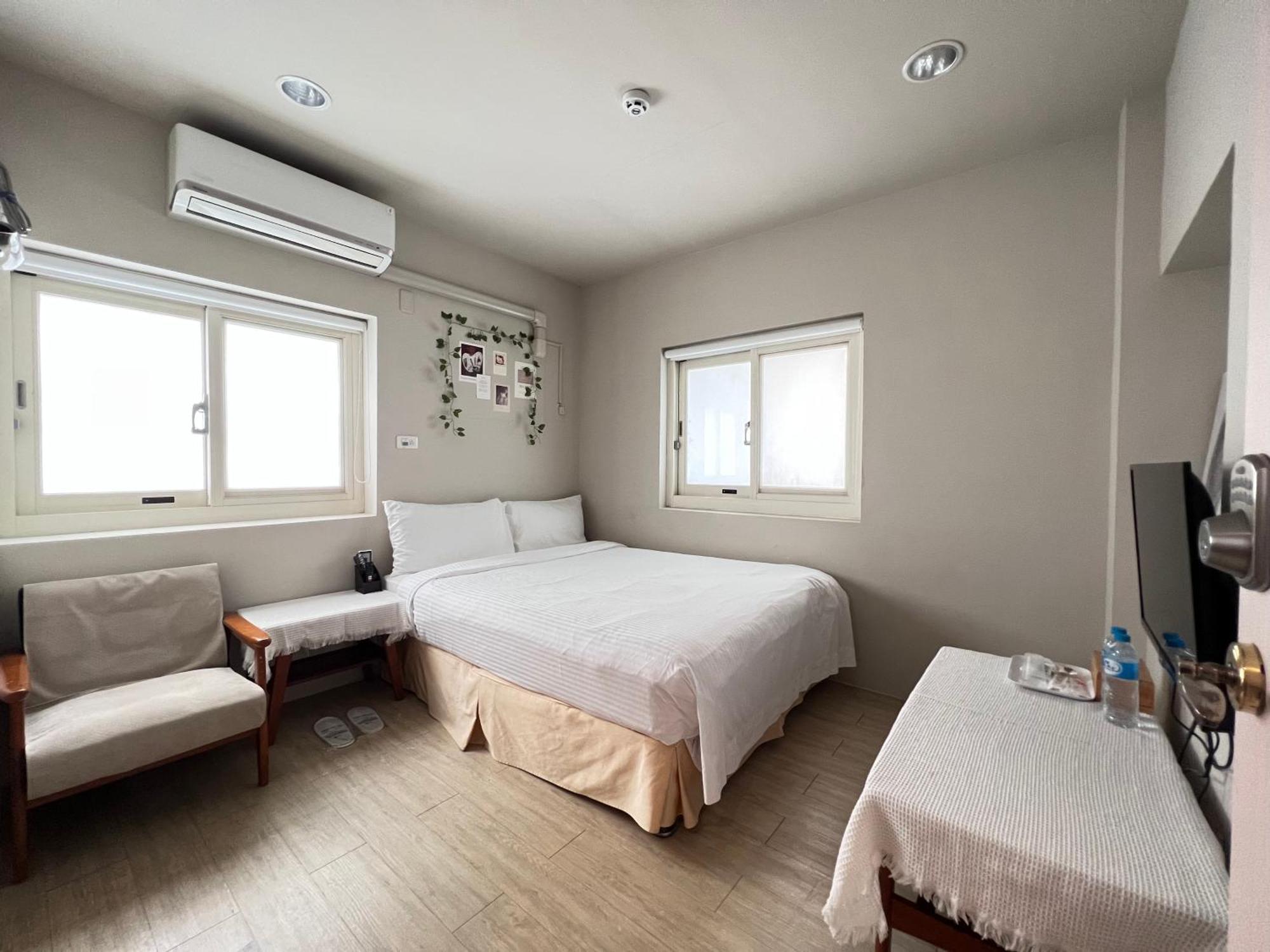 微趣 Wechill Hotel Тайнан Екстериор снимка