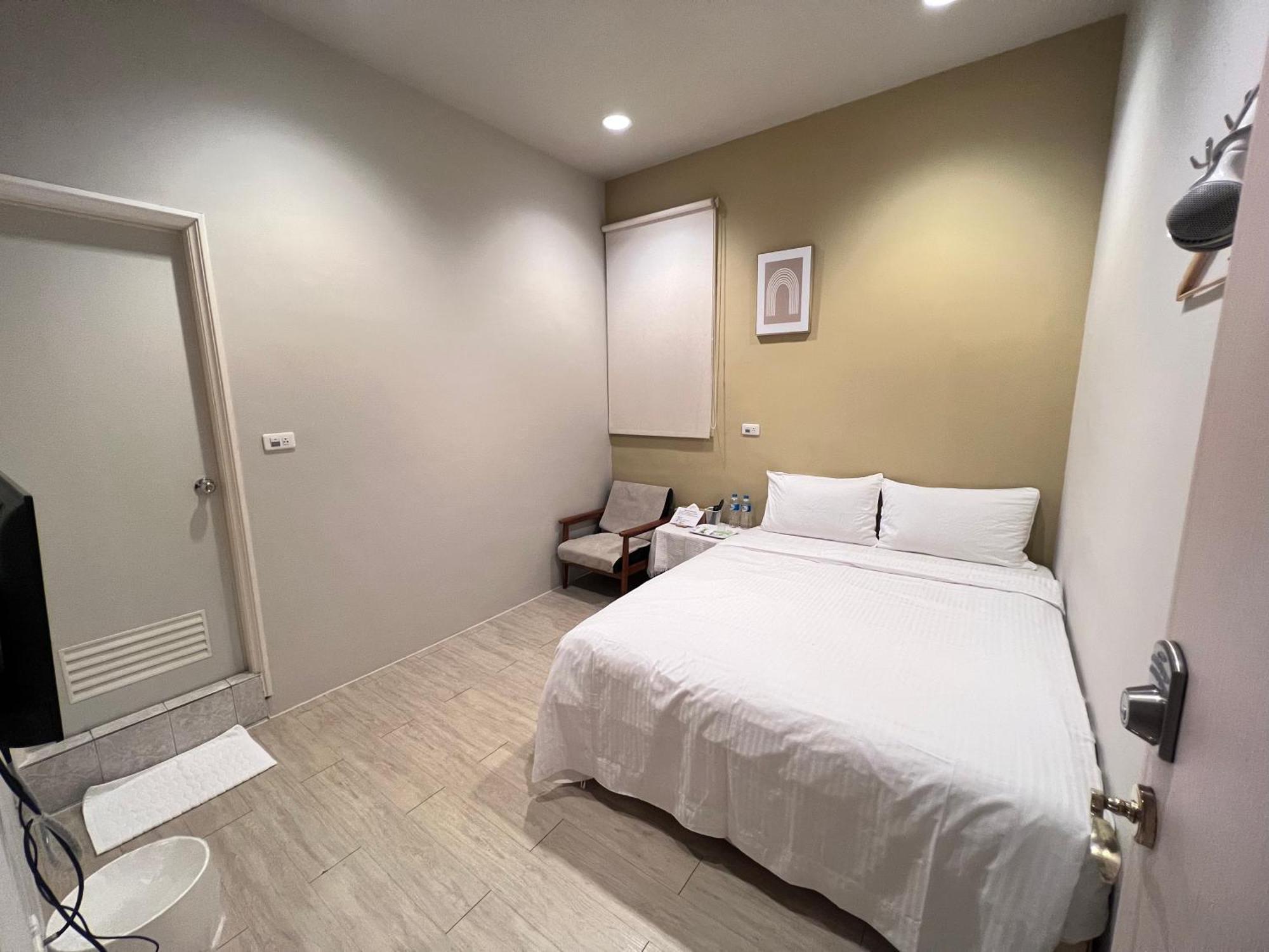 微趣 Wechill Hotel Тайнан Екстериор снимка