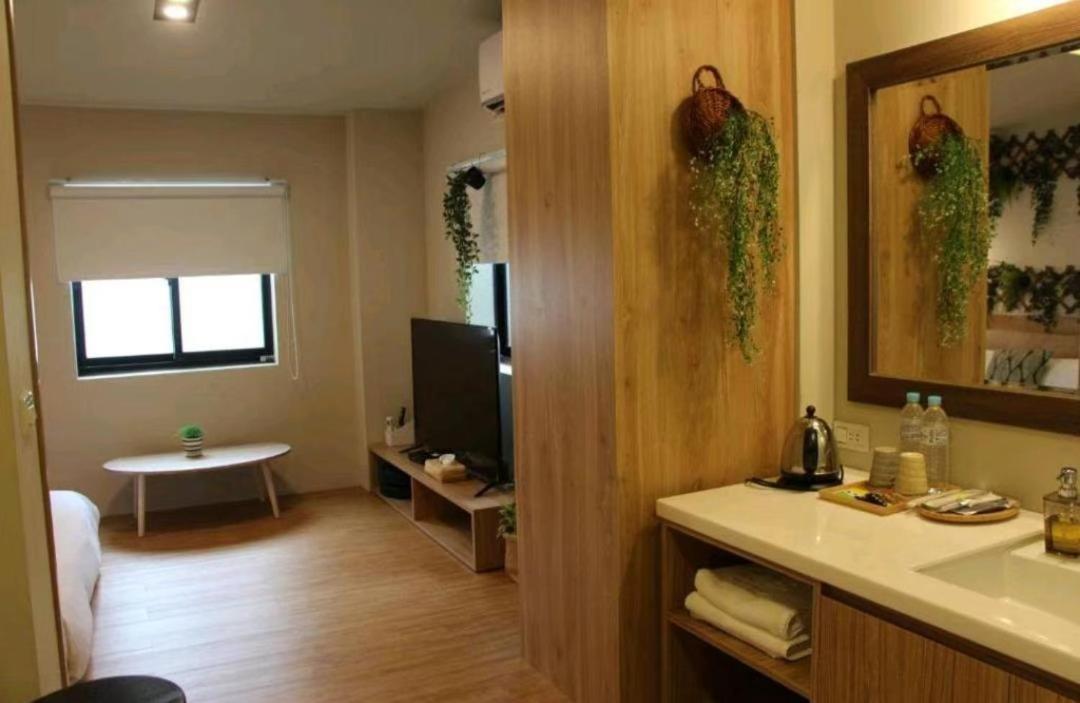 微趣 Wechill Hotel Тайнан Екстериор снимка