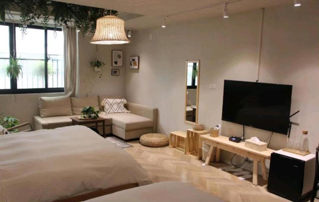 微趣 Wechill Hotel Тайнан Стая снимка