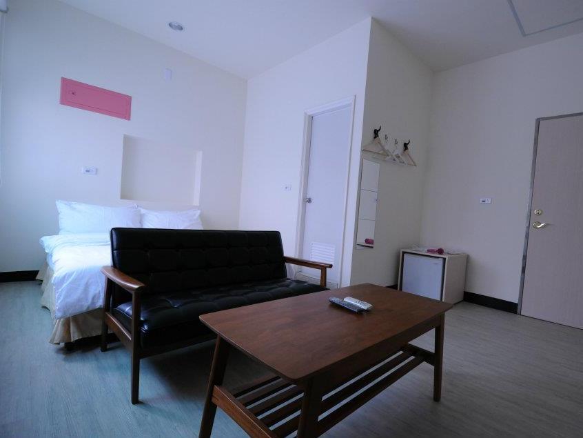 微趣 Wechill Hotel Тайнан Екстериор снимка